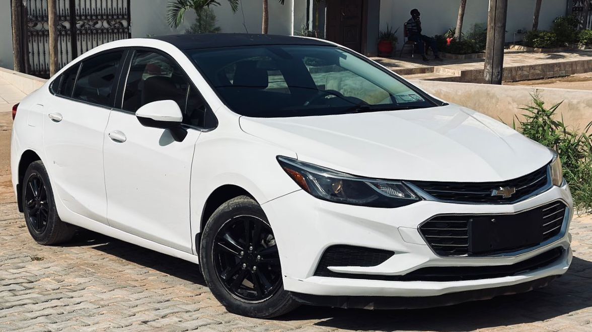 CHEVROLET CRUZE LT 2017