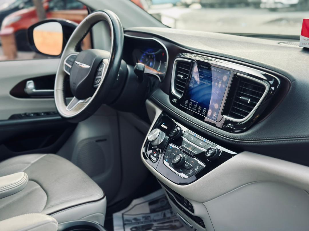 CHRYSLER PACIFICA PREMIUM