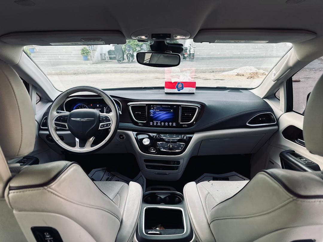 CHRYSLER PACIFICA PREMIUM