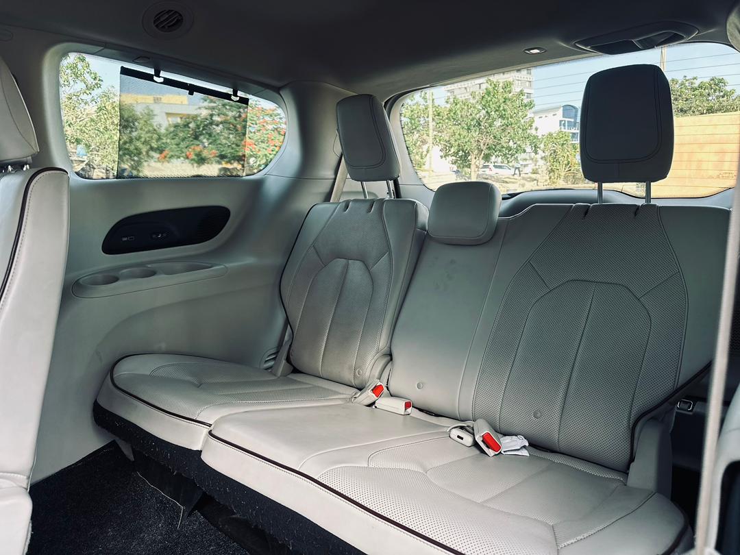 CHRYSLER PACIFICA PREMIUM