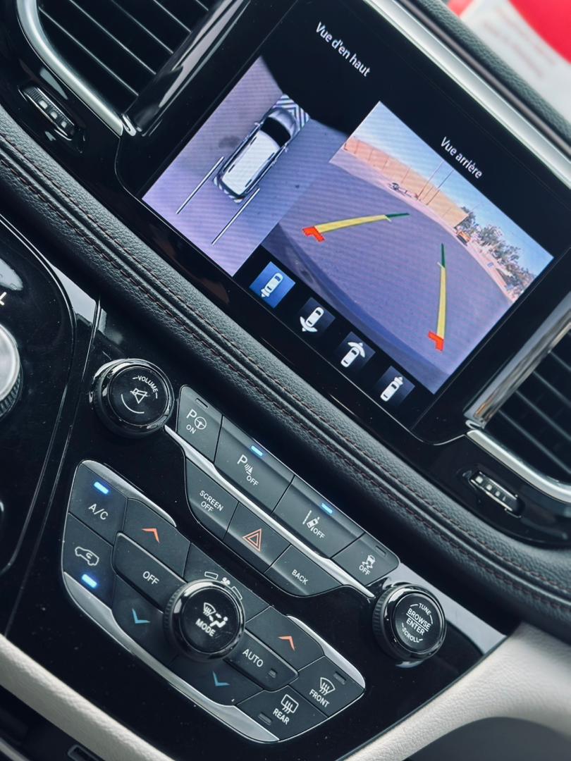 CHRYSLER PACIFICA PREMIUM