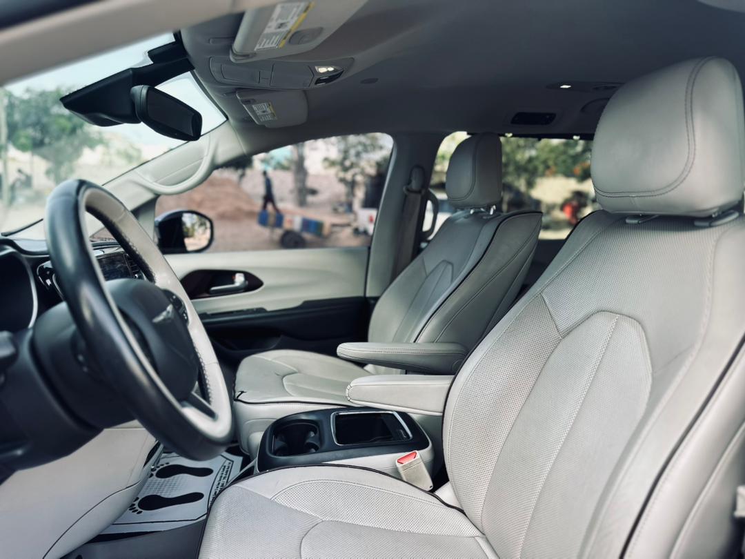 CHRYSLER PACIFICA PREMIUM