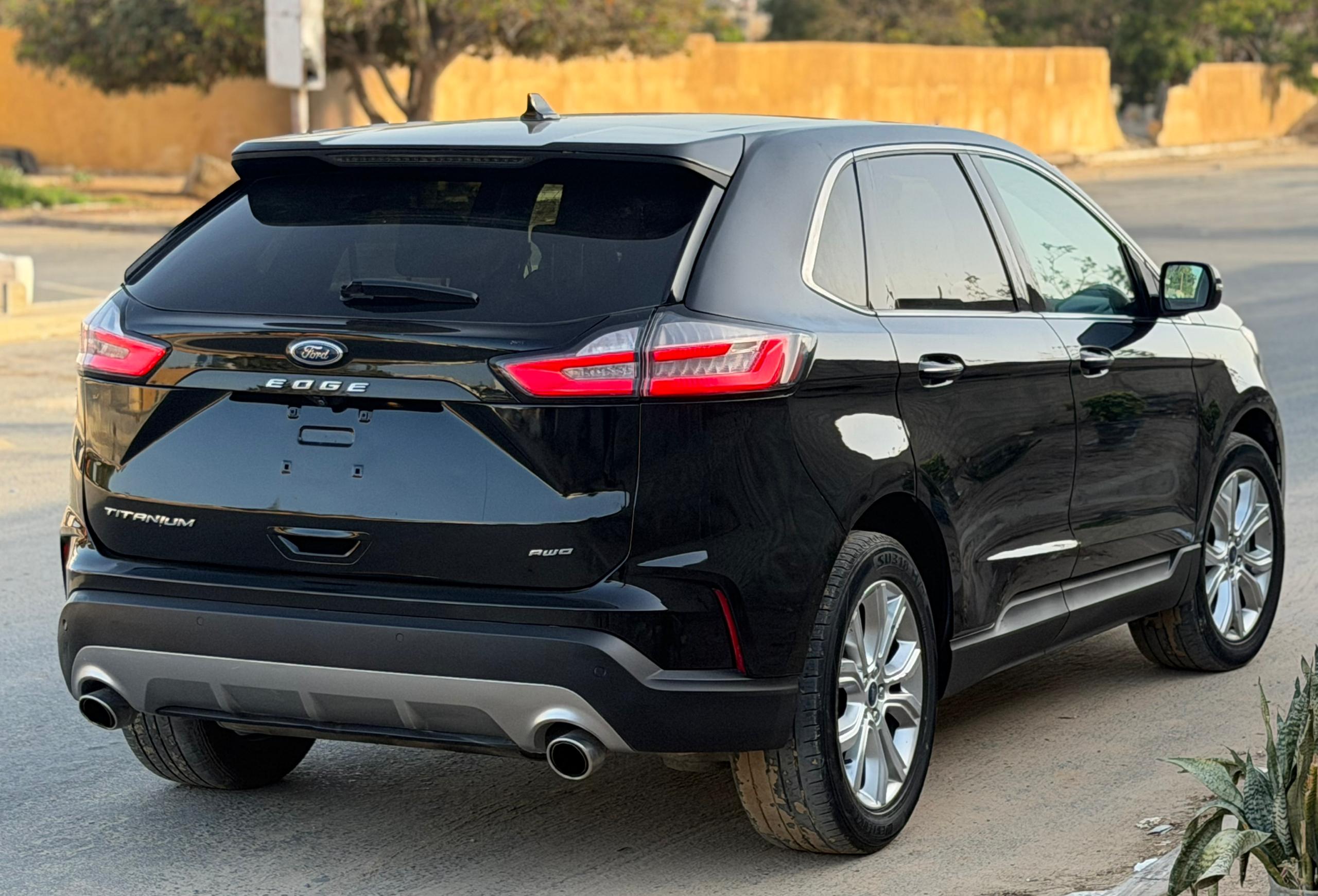 FORD EDGE TITANIUM 2022*