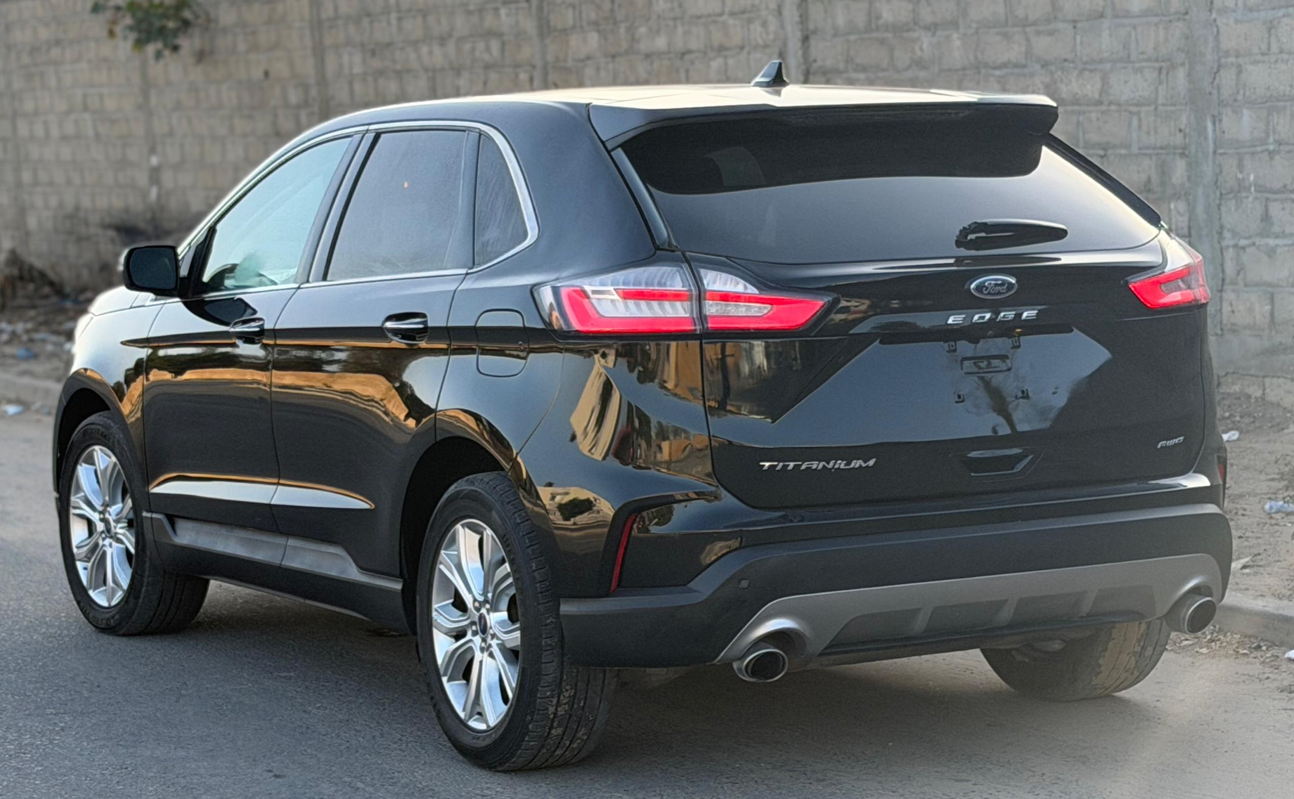 FORD EDGE TITANIUM 2022*