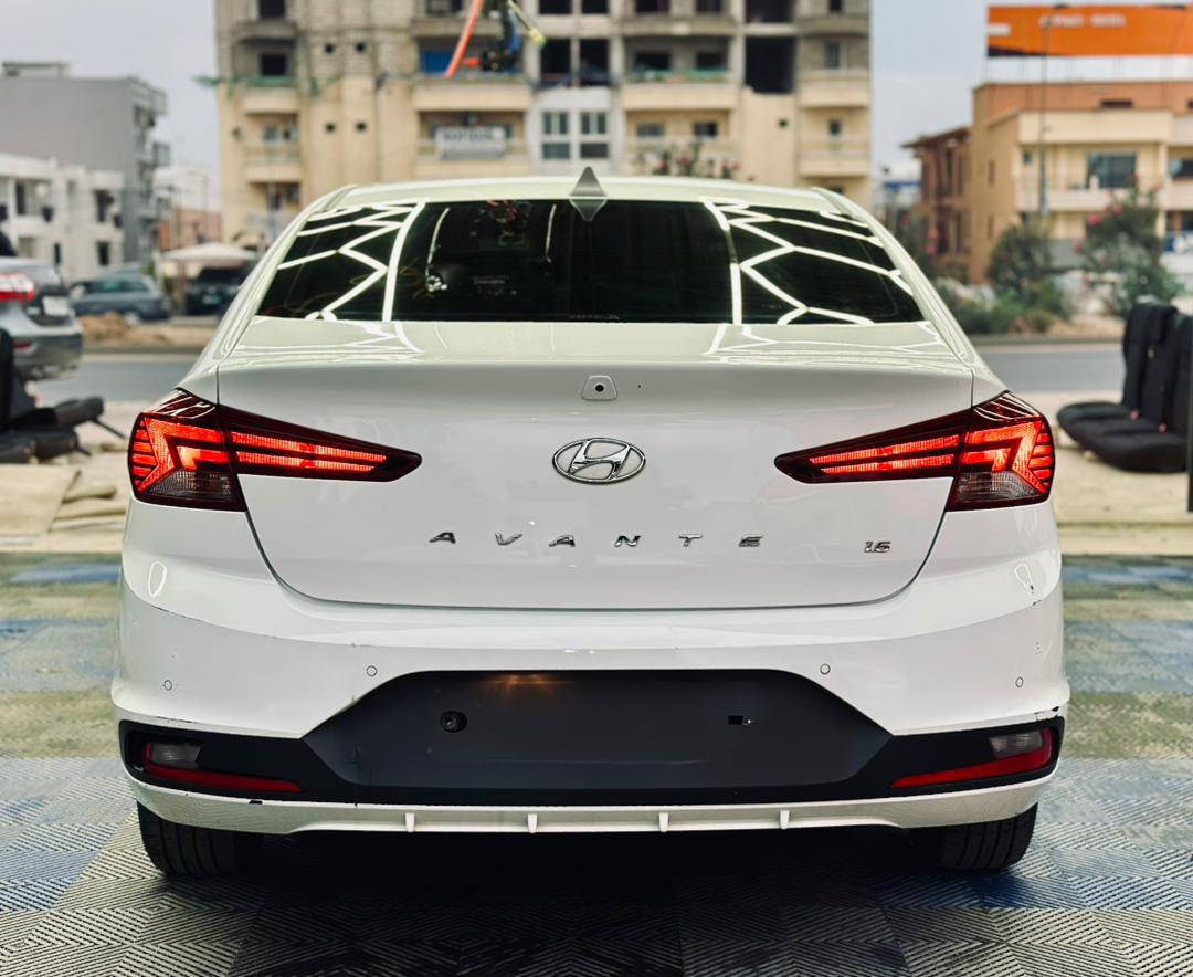 HYUNDAI AVANTE 2020..