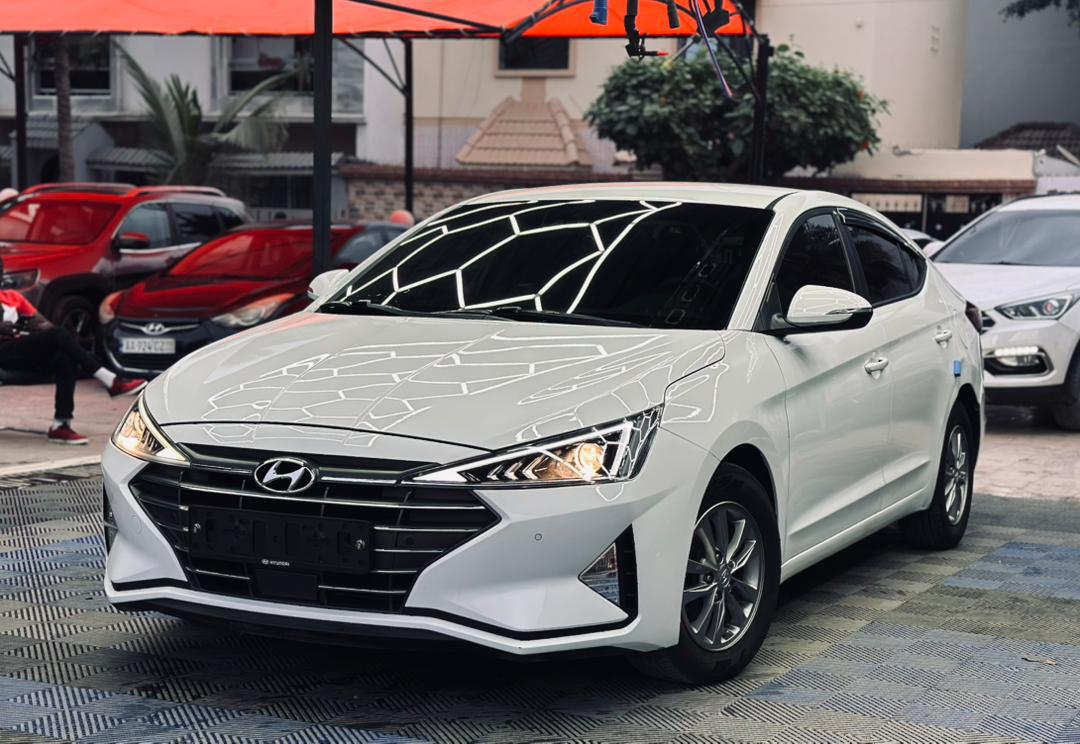 HYUNDAI AVANTE 2020..