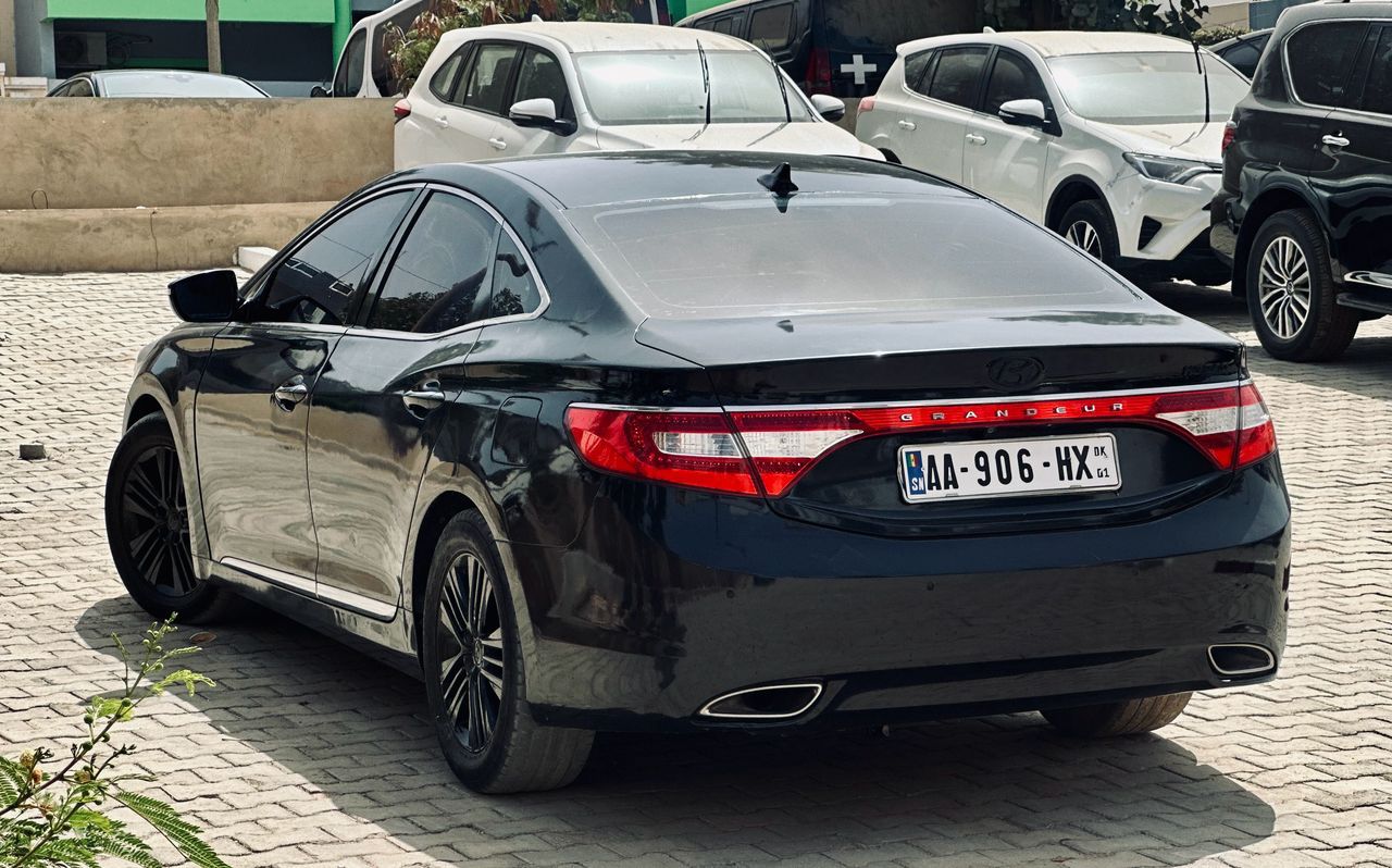 HYUNDAI GRANDEUR 2015
