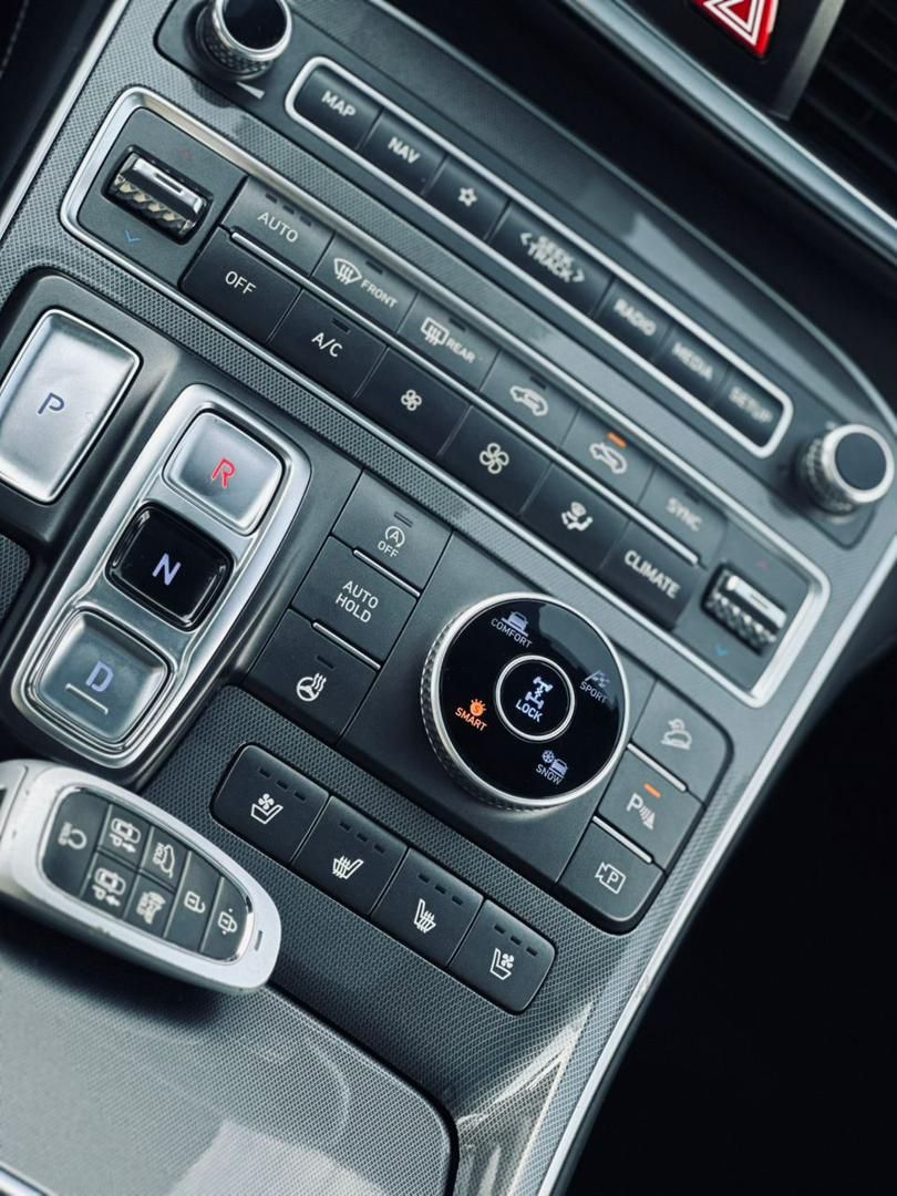 HYUNDAI SANTAFE CALIGRAFFE 2022