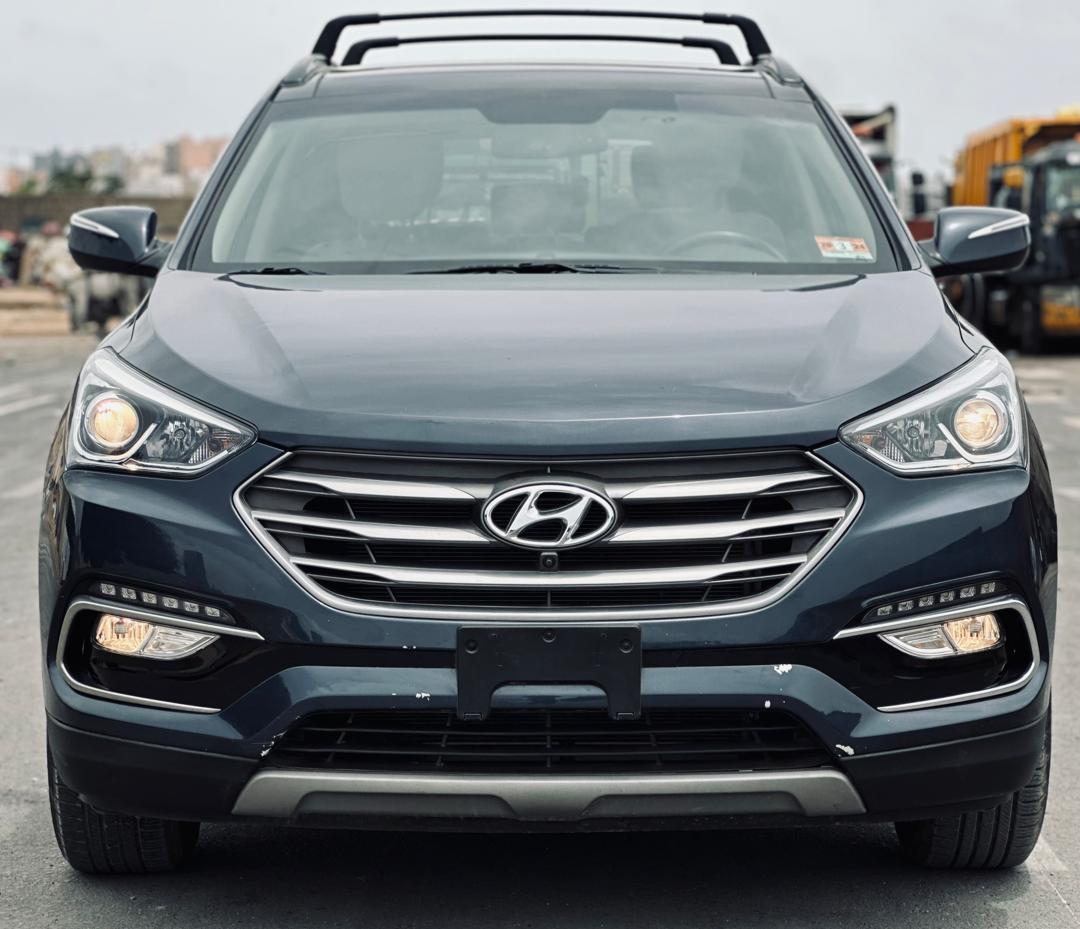 HYUNDAI SANTAFE LIMITED 2017