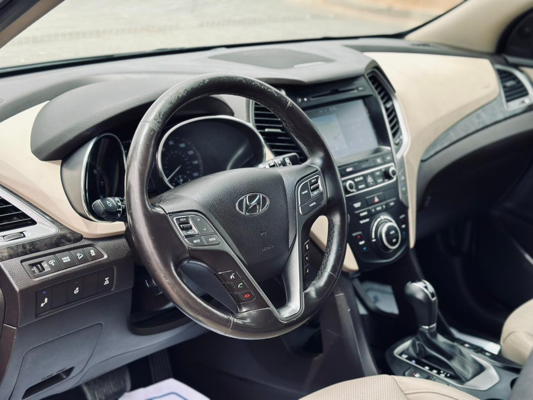 HYUNDAI SANTAFE LIMITED 2017