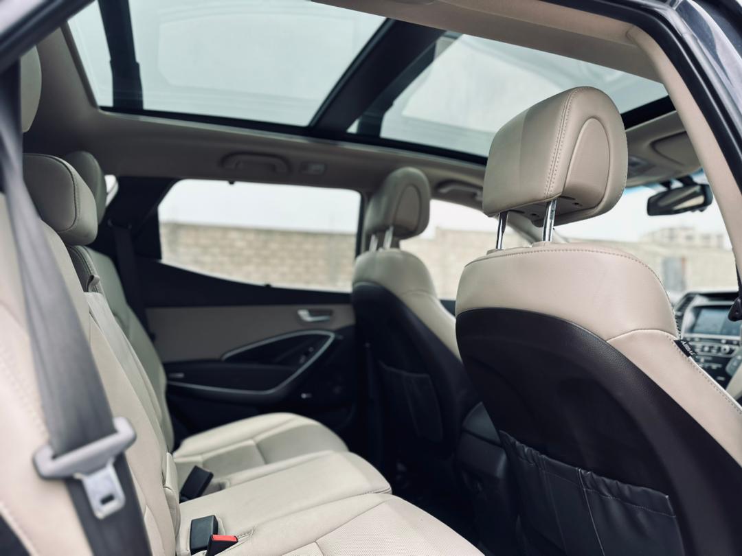 HYUNDAI SANTAFE LIMITED 2017