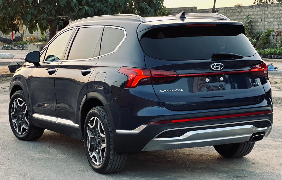 HYUNDAI SANTAFE PREMIUM 2023
