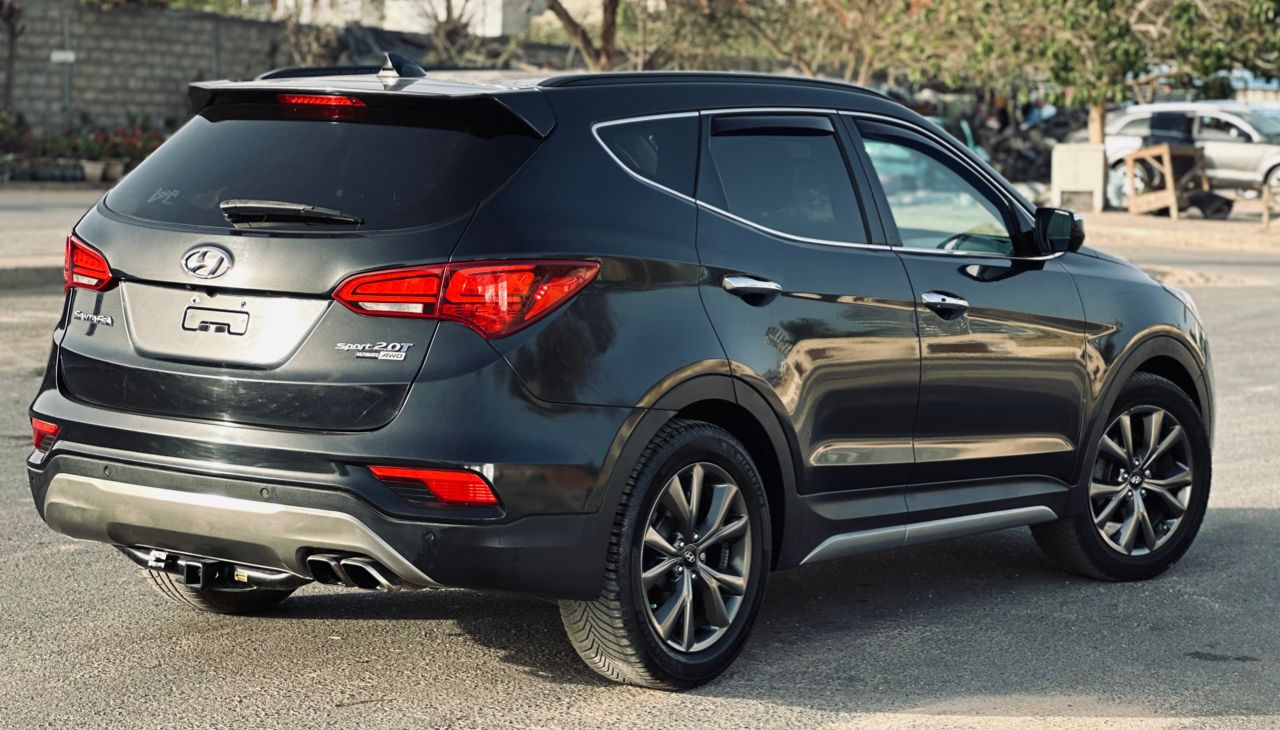 HYUNDAI SANTAFE ULTIMATE 2017