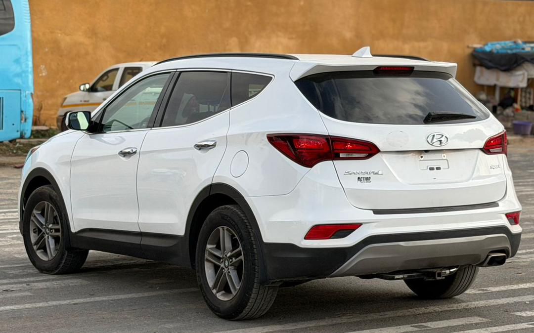 HYUNDAI SANTAFEE 2017.