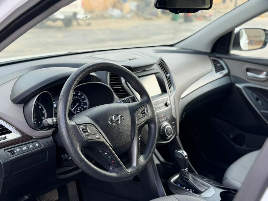 HYUNDAI SANTAFEE 2017.