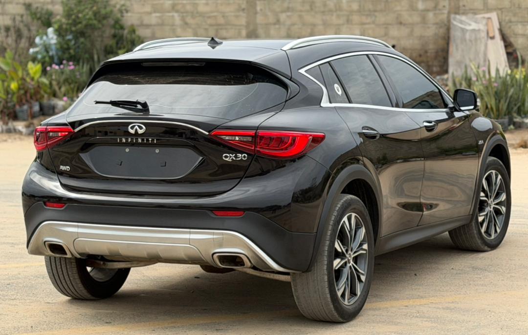 INFINITI QX30 AWD 2018.