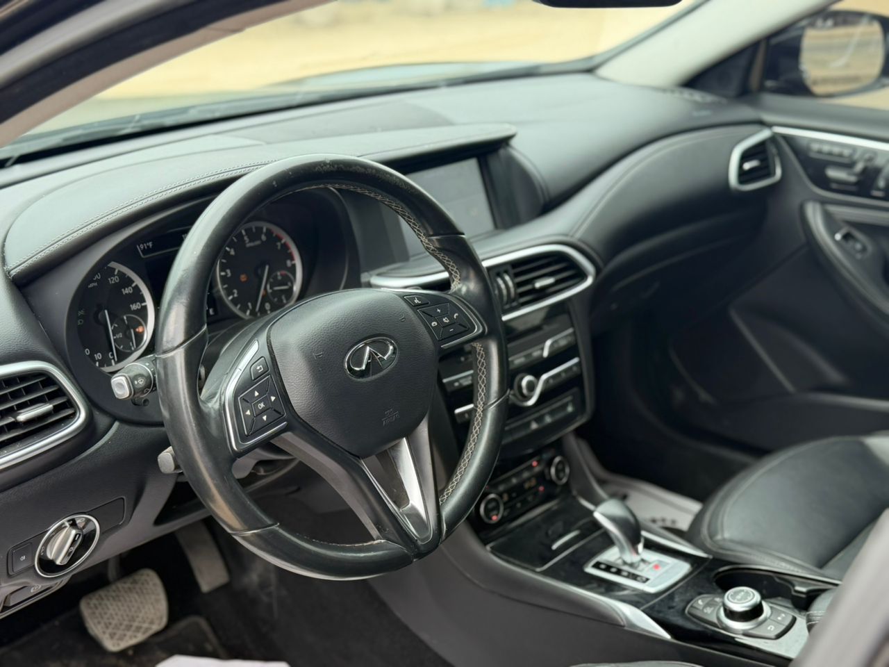 INFINITI QX30 AWD 2018.