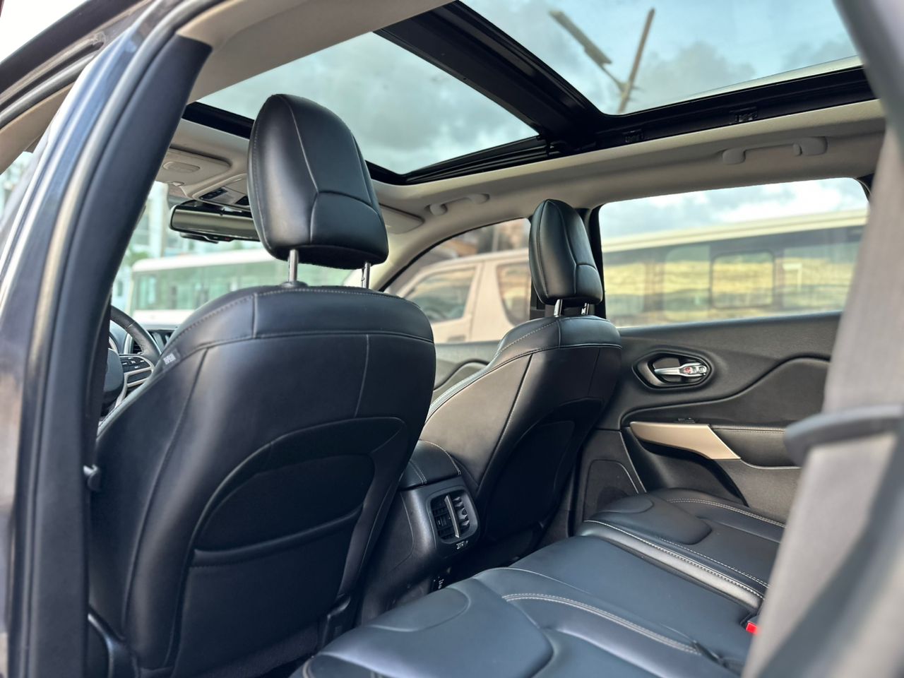 JEEP CHEROKEE LIMITED 2017