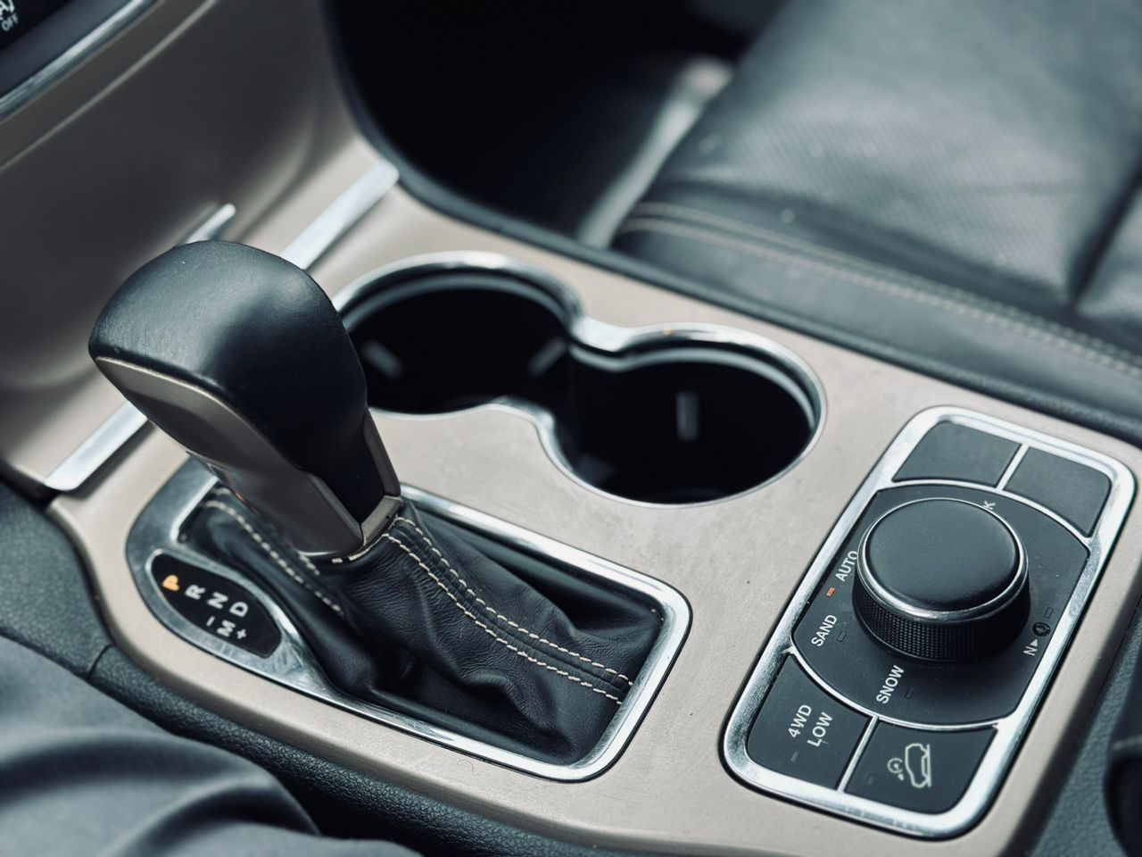JEEP GRAND CHEROKEE LIMITED 2016