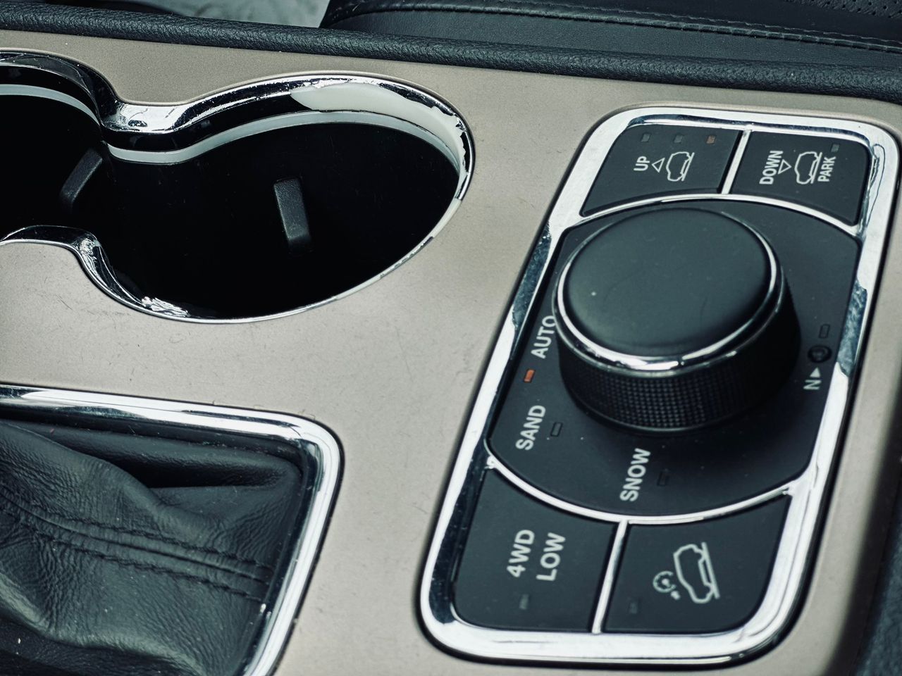 JEEP GRAND CHEROKEE SUMMIT 2017
