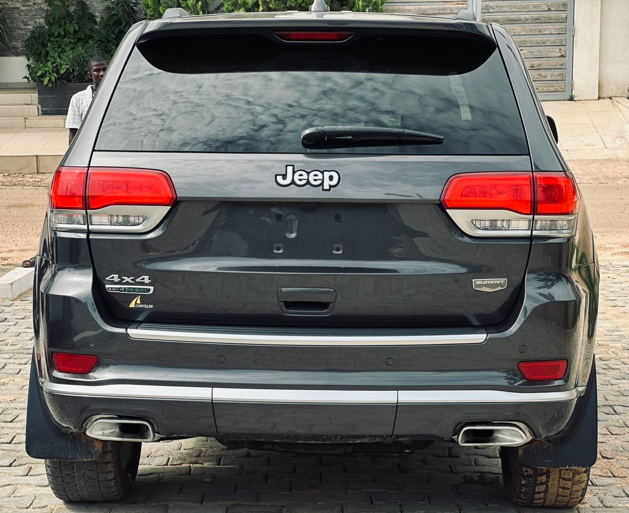 JEEP GRAND CHEROKEE SUMMIT 2017