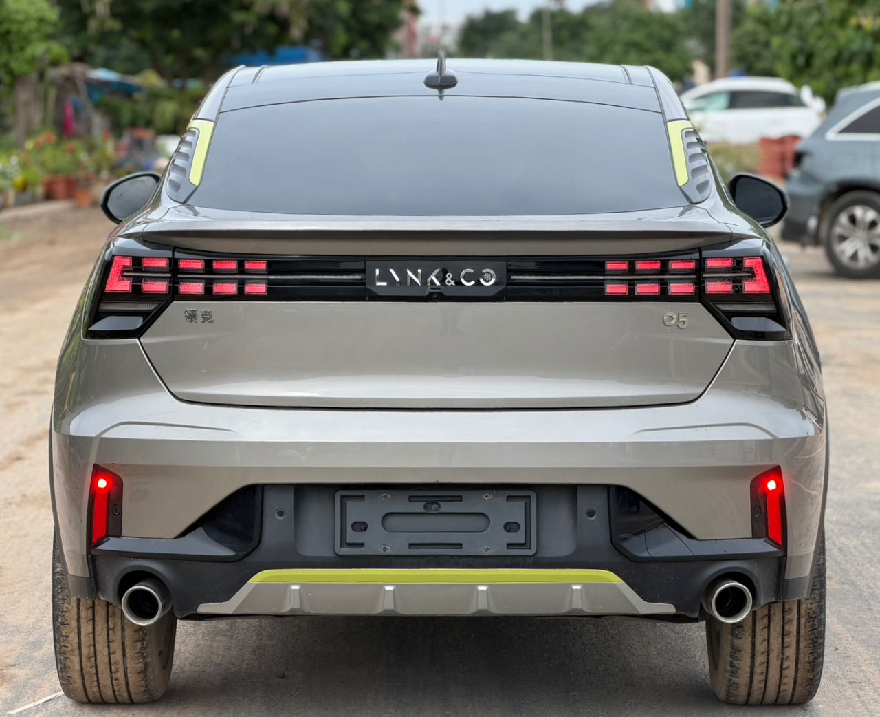 LINK & CO 05 SUV Premium