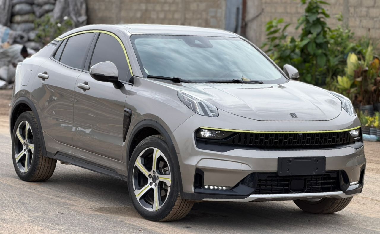 LINK & CO 05 SUV Premium