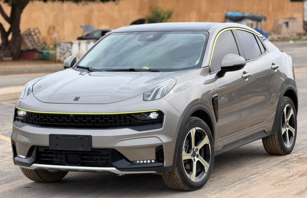 LINK & CO 05 SUV Premium