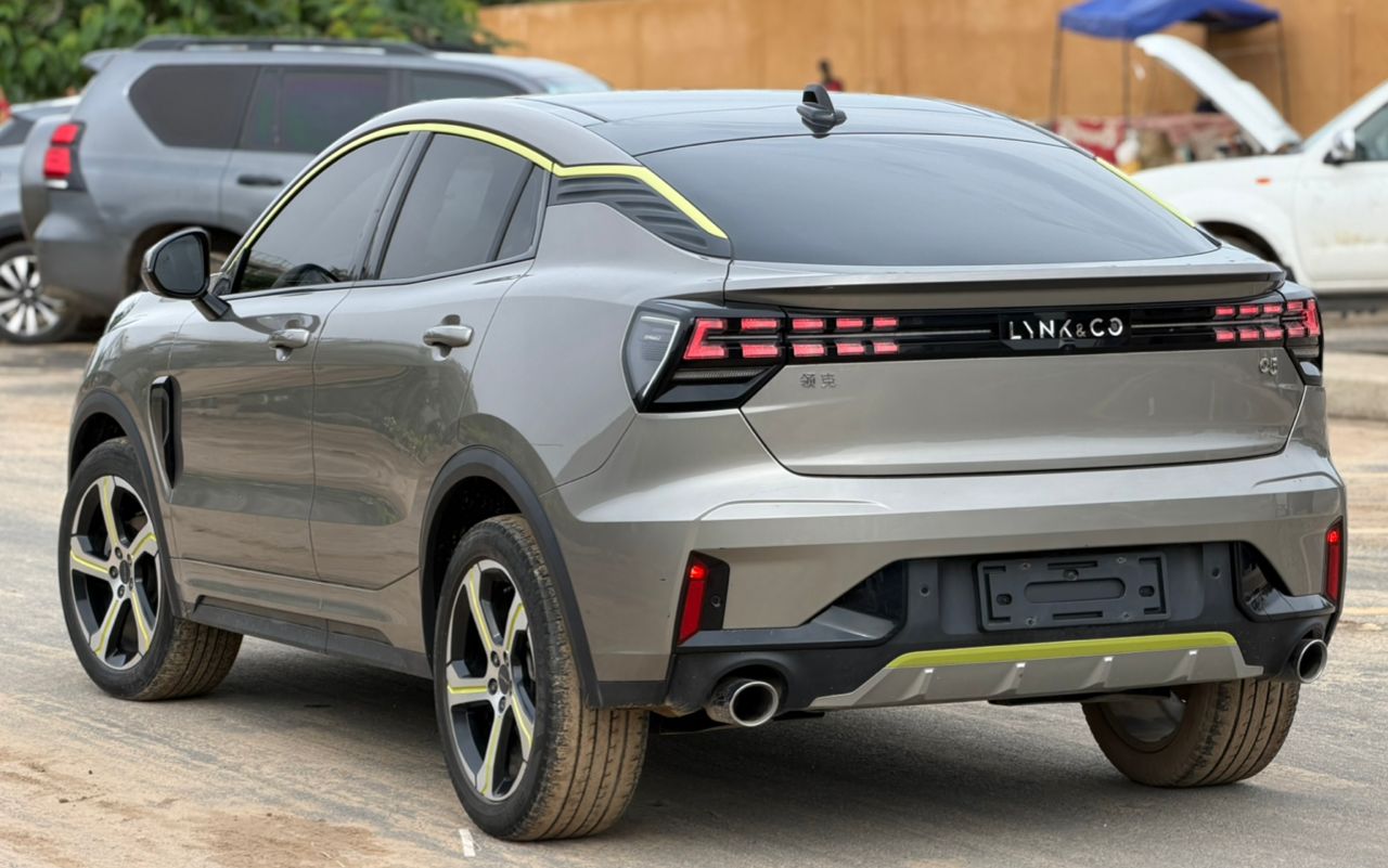 LINK & CO 05 SUV Premium