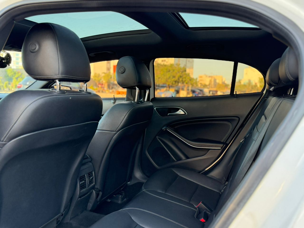 MERCEDES BENZ CLASS GLA 250