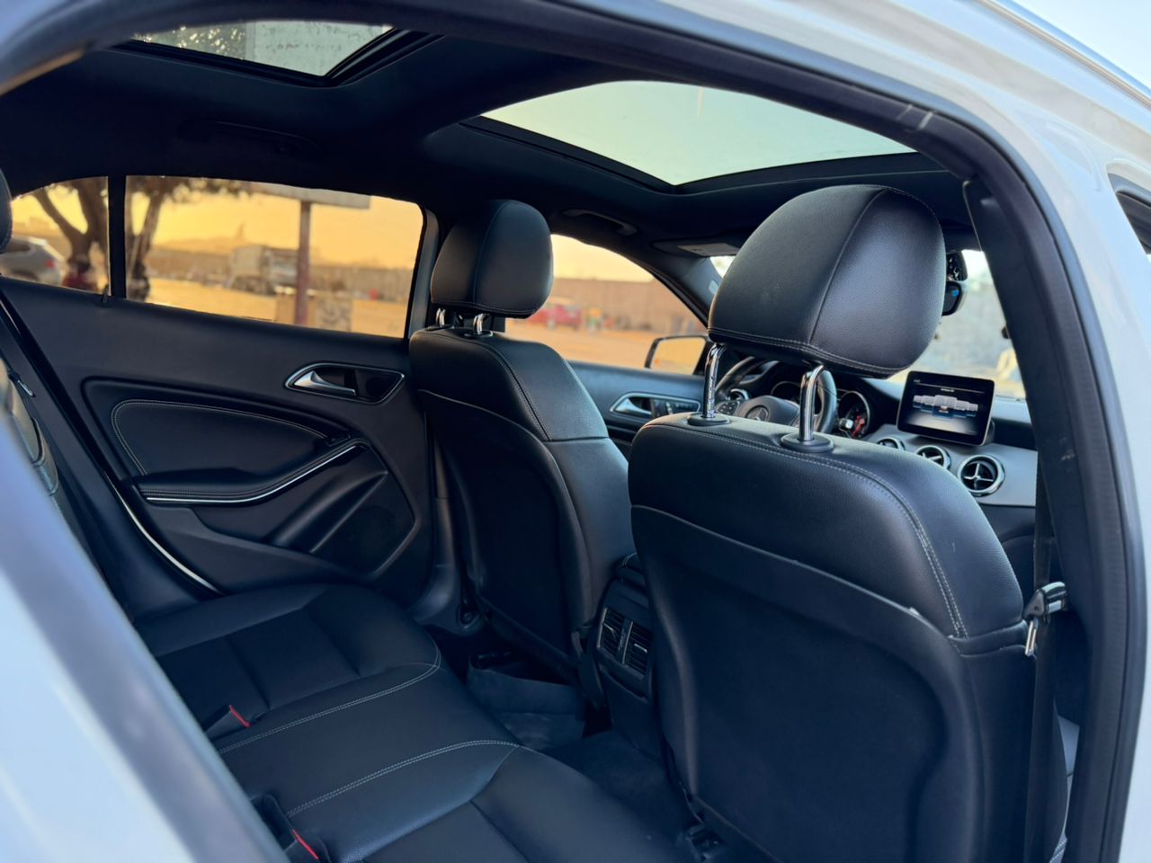 MERCEDES BENZ CLASS GLA 250