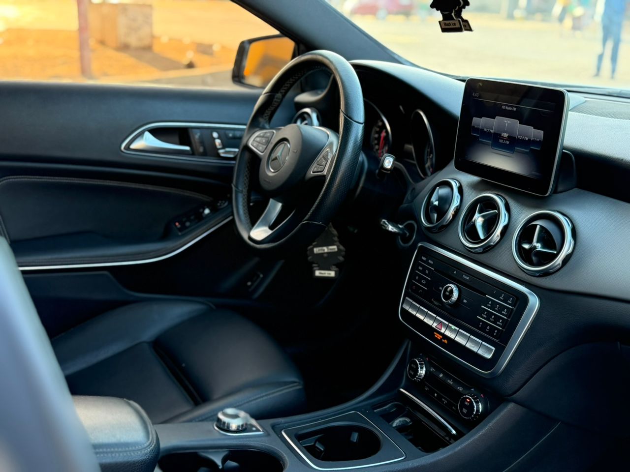 MERCEDES BENZ CLASS GLA 250