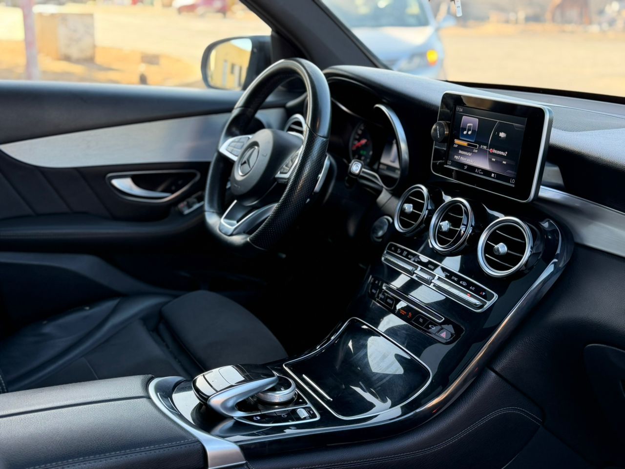 MERCEDES BENZ CLASS GLC 250