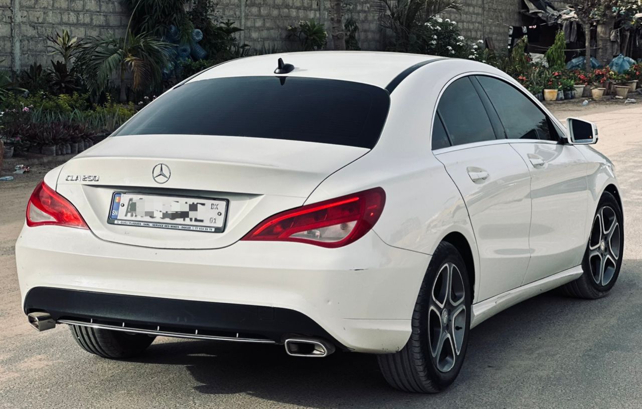 MERCEDES CLA 250