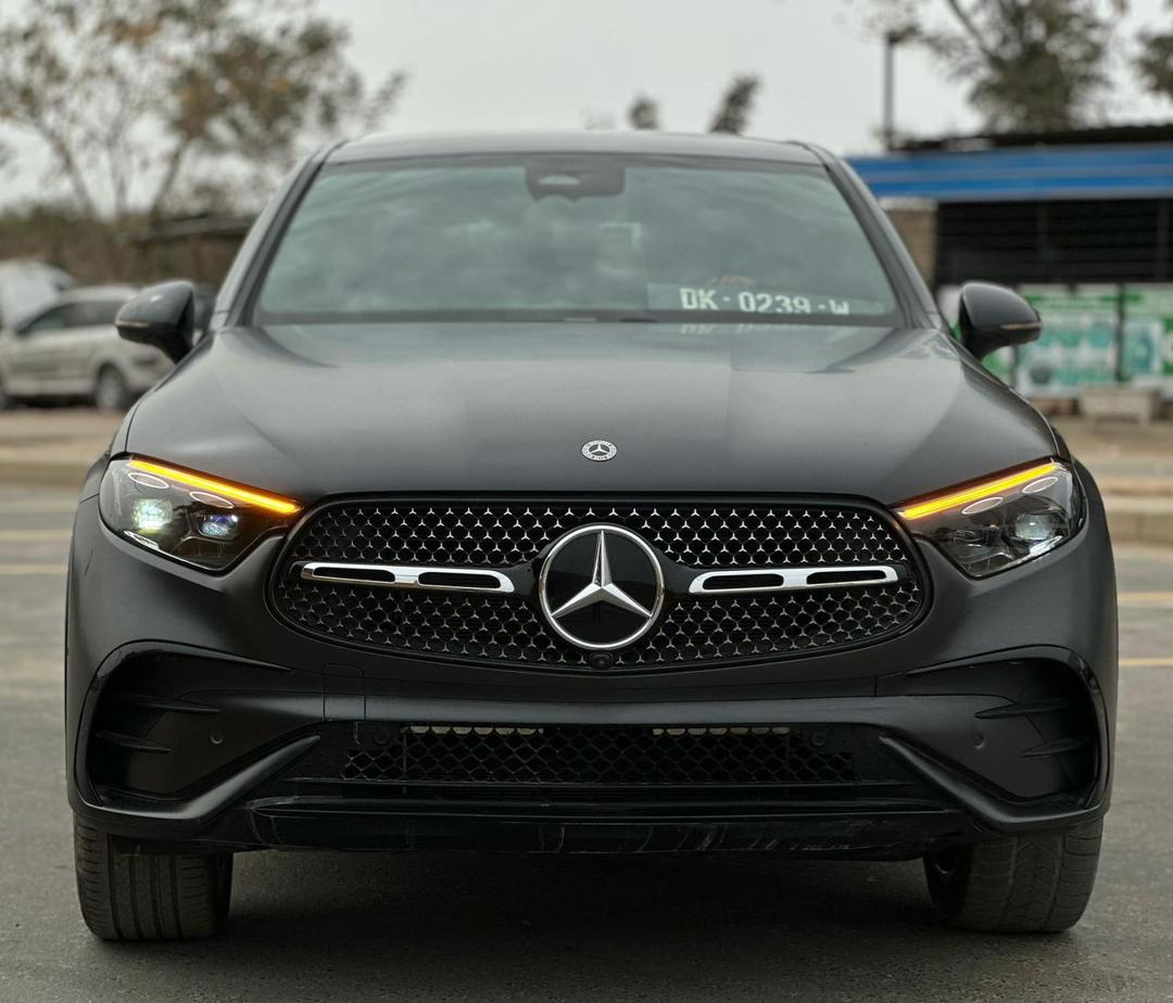 MERCEDES GLC 300 coupe 2024.