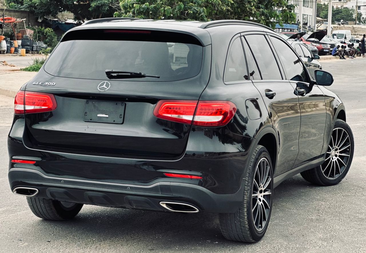 MERCEDES GLC300 2017
