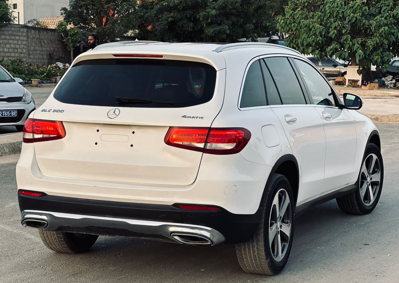Mercedes GLC300