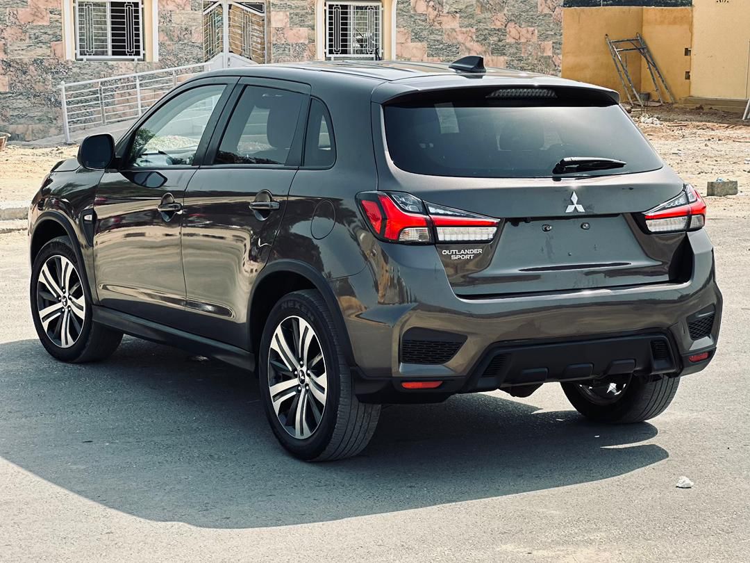 MITSUBISHI OUTLANDER 2020