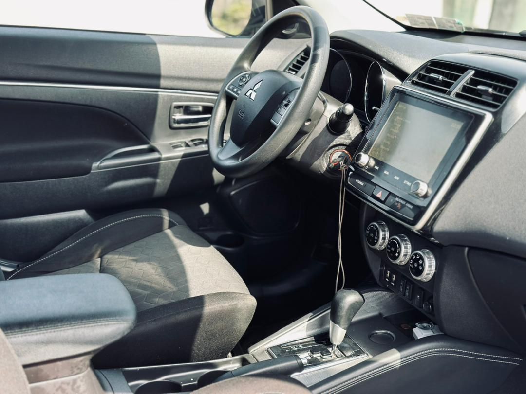 MITSUBISHI OUTLANDER 2020