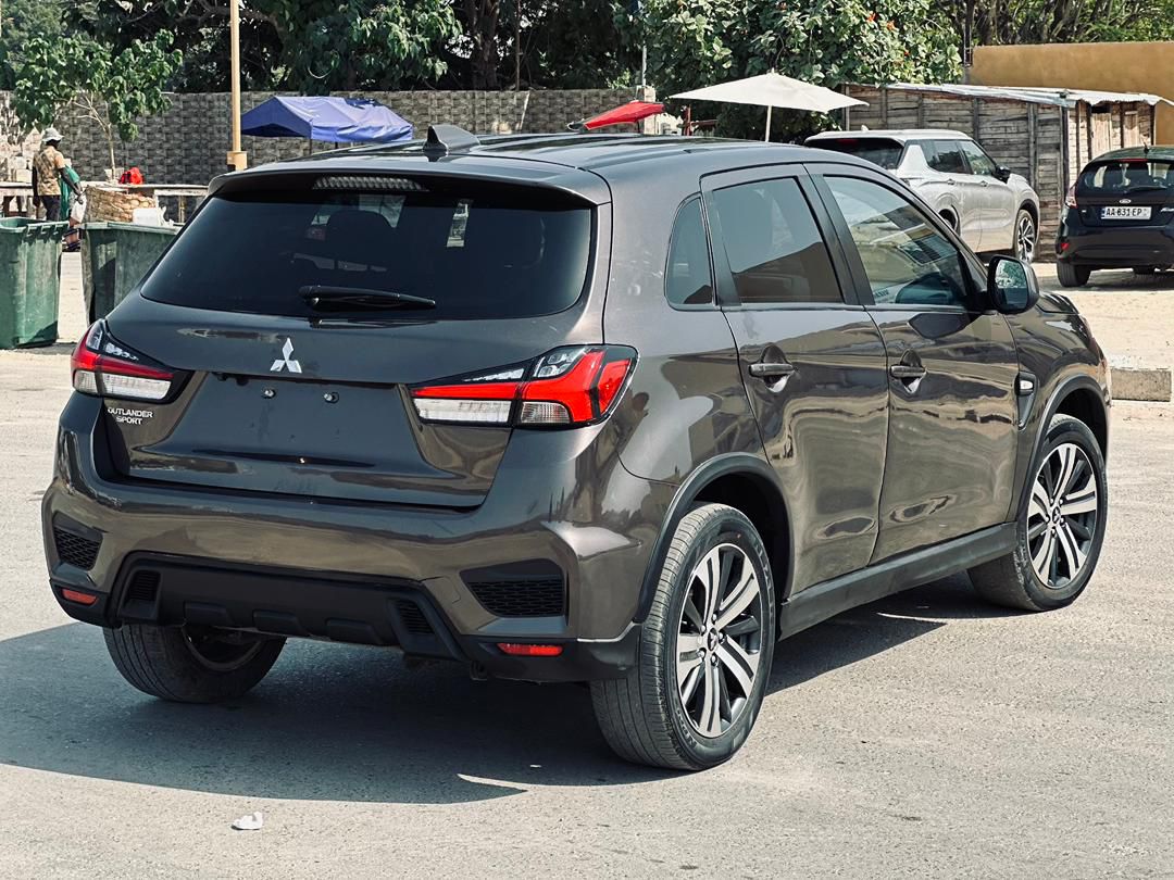 MITSUBISHI OUTLANDER 2020