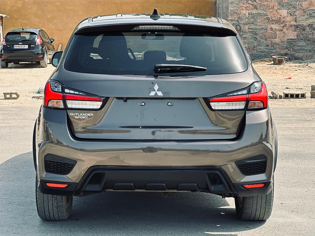 MITSUBISHI OUTLANDER 2020
