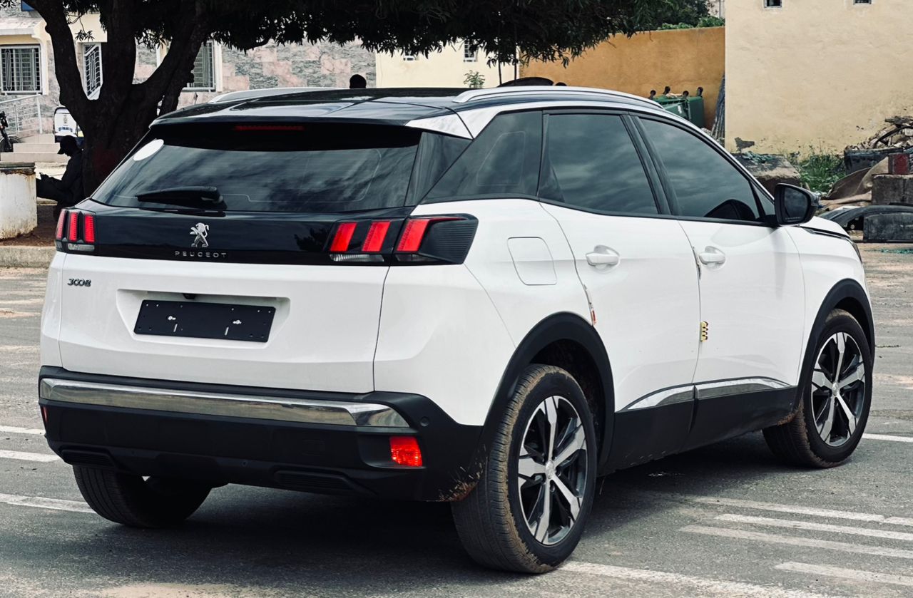 PEUGEOT 3008 GT LINE