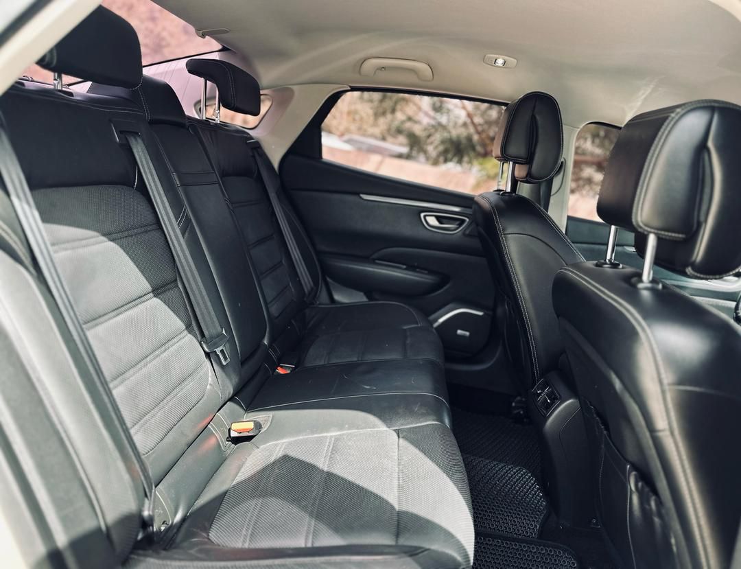 RENAULT SM6
