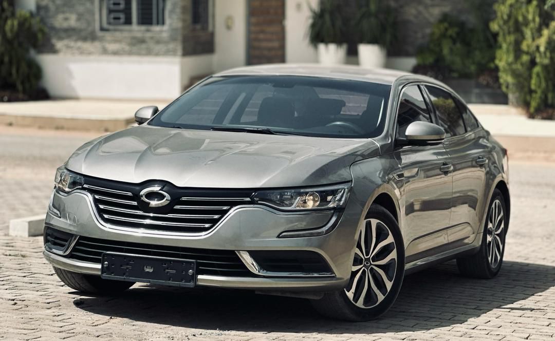 RENAULT SM6