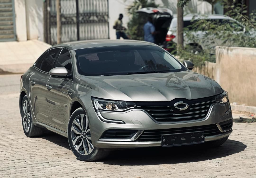 RENAULT SM6