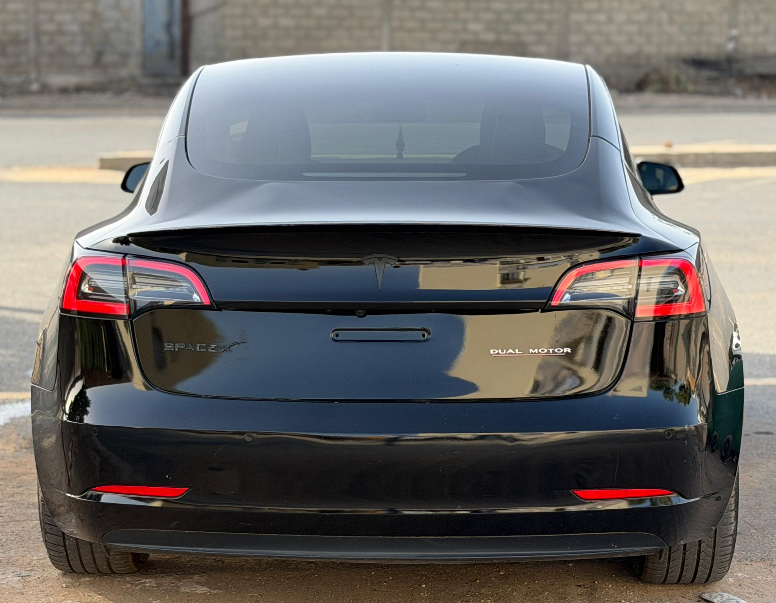 TESLA MODEL 3(DUAL MOTOR AWD)