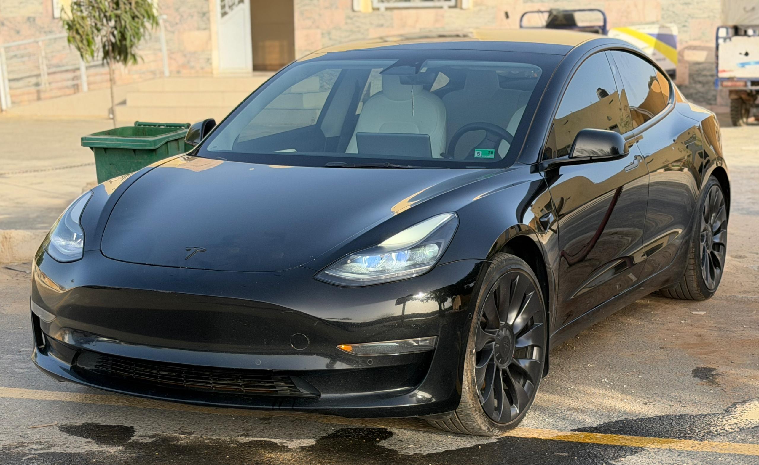 TESLA MODEL 3(DUAL MOTOR AWD)
