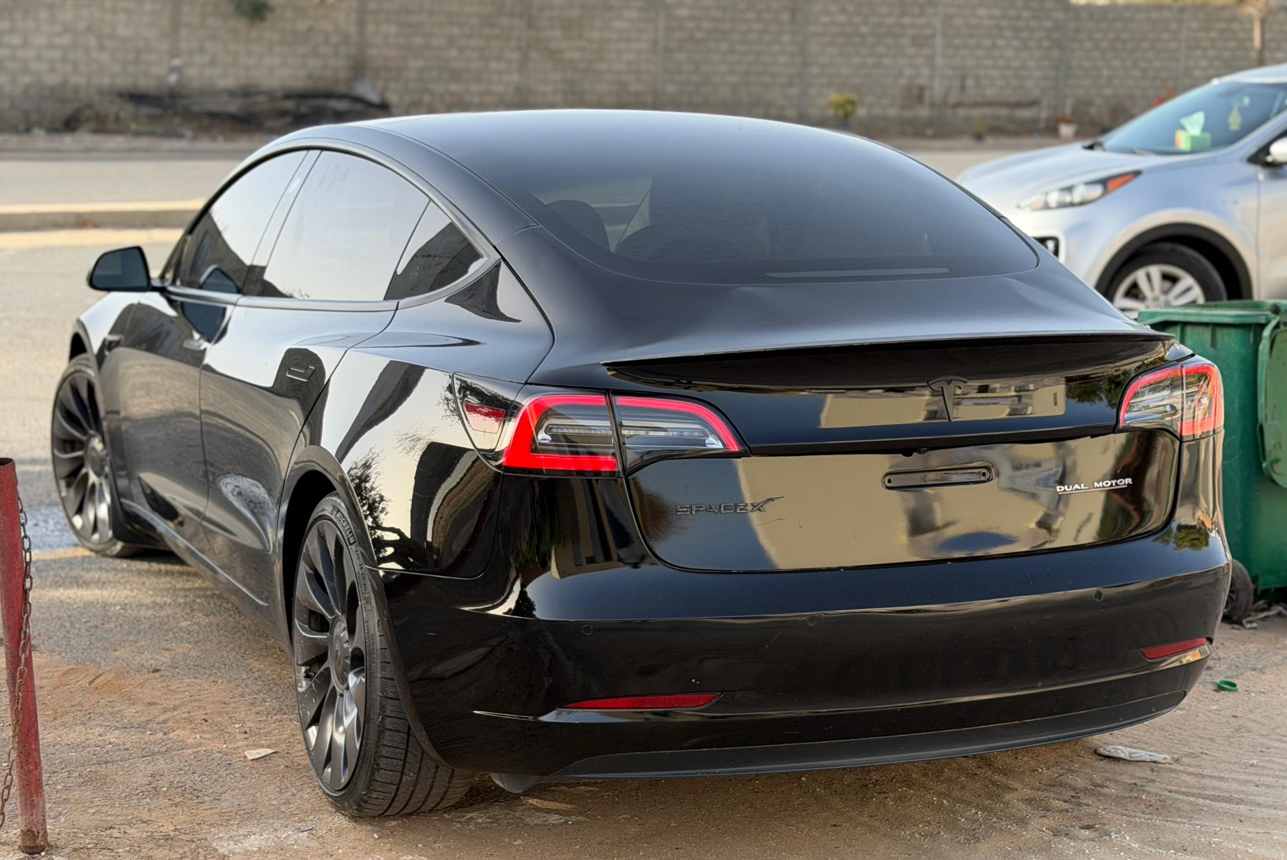 TESLA MODEL 3(DUAL MOTOR AWD)