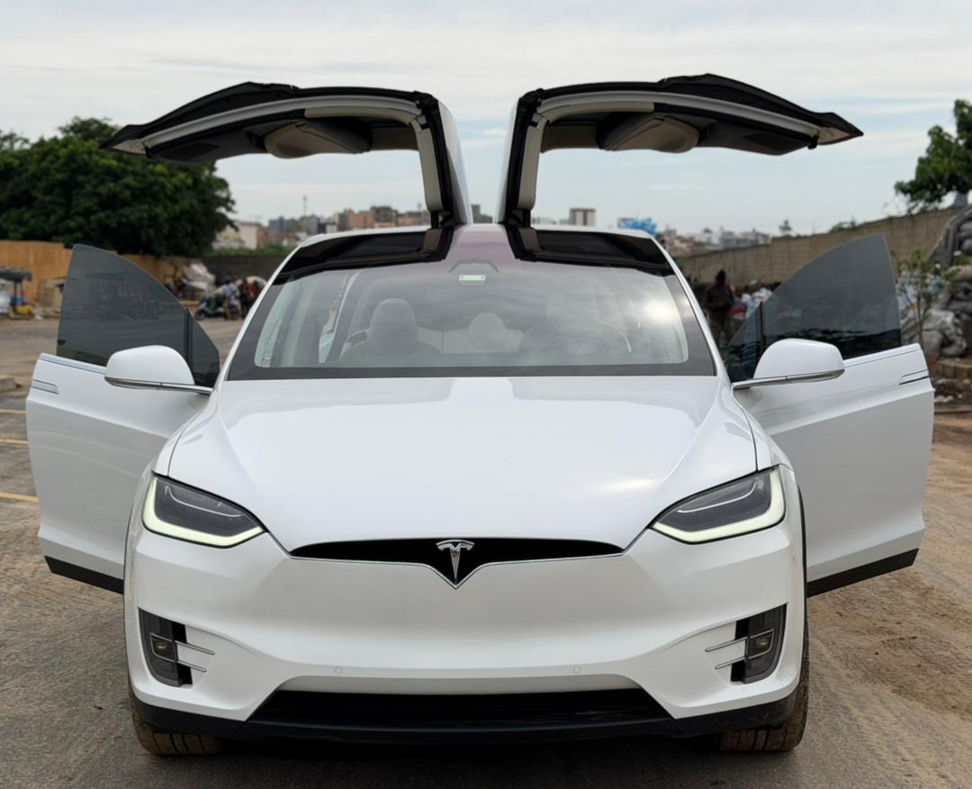 TESLA MODEL X 75D