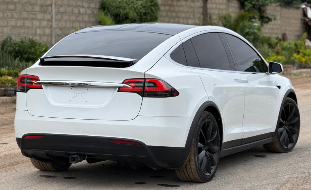 TESLA MODEL X 75D